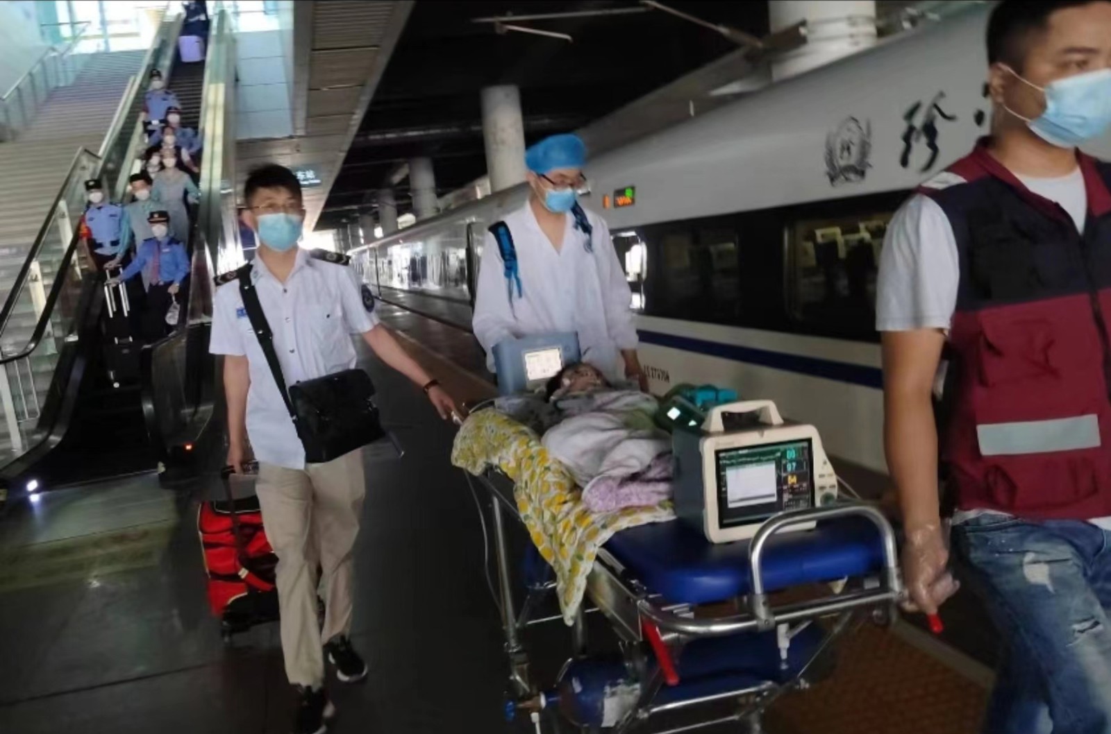 信丰县高铁转运公司